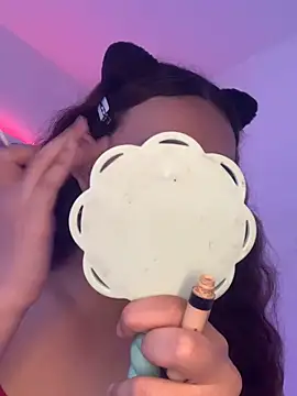 Snapshot of La-Gatiita-trans chatting on 11/07/25, 06:52 La-Gatiita-trans online show from 11/07/25, 06:52