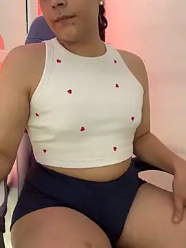 Snapshot of La-Gatiita-trans chatting on 11/25/25, 03:45 La-Gatiita-trans online show from 11/25/25, 03:45