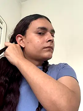 Snapshot of La-Gatiita-trans chatting on 12/05/25, 04:25 La-Gatiita-trans online show from 12/05/25, 04:25