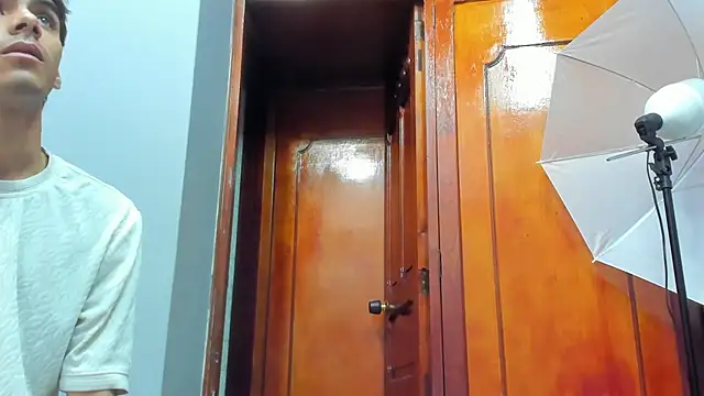 Kendra and liam online show from 10/15/25, 11:32