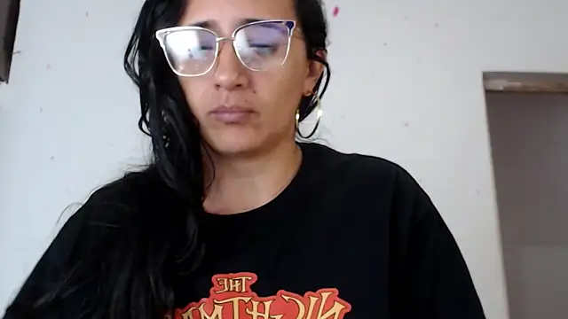 Lucyy Naugthy online show from 12/18/25, 01:06