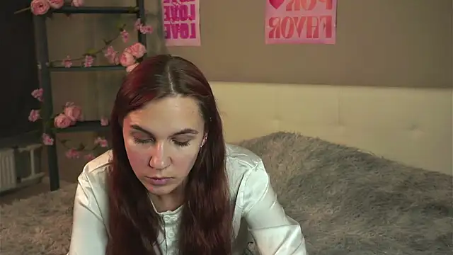 DanetteGutta online show from 10/28/25, 08:33