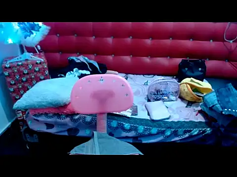 Snapshot of Camila_stacy chatting on 12/14/25, 02:50 Camila stacy online show from 12/14/25, 02:50