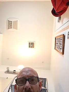 Snapshot of whateveruwanthowever chatting on 11/25/25, 05:57 whateveruwanthowever online show from 11/25/25, 05:57