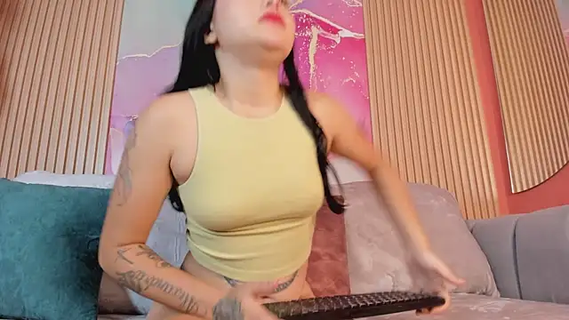 Snapshot of Sofia_Palvin chatting on 10/24/25, 01:51 Sofia Palvin online show from 10/24/25, 01:51