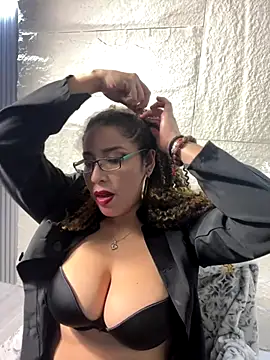 Snapshot of Yvonny27 chatting on 11/01/25, 05:53 Yvonny27 online show from 11/01/25, 05:53