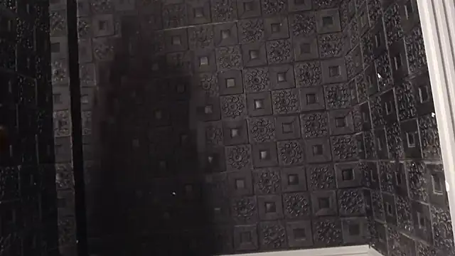 Snapshot of Yvonny27 chatting on 11/17/25, 06:41 Yvonny27 online show from 11/17/25, 06:41