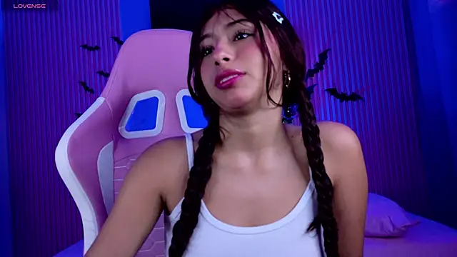 Snapshot of dafne17_ chatting on 10/30/25, 12:50 dafne17 online show from 10/30/25, 12:50