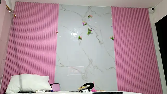 dafne17  online show from 06/13/26, 10:35