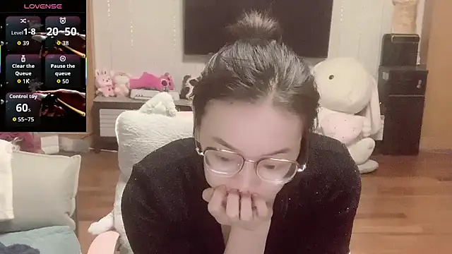 Snapshot of Mimi-777 chatting on 11/01/25, 09:33 Mimi-777 online show from 11/01/25, 09:33