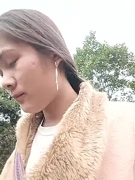 Snapshot of Lyssa-a chatting on 11/20/25, 05:40 Lyssa-a online show from 11/20/25, 05:40