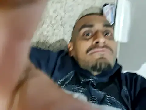 Snapshot of hardsddsosn chatting on 11/02/25, 09:00 hardsddsosn online show from 11/02/25, 09:00