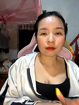 Listen-ly online show from 11/29/25, 01:25