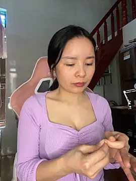 Listen-ly online show from 11/30/25, 04:16