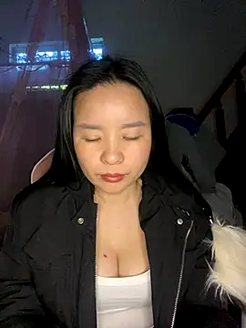 Listen-ly online show from 12/14/25, 03:23