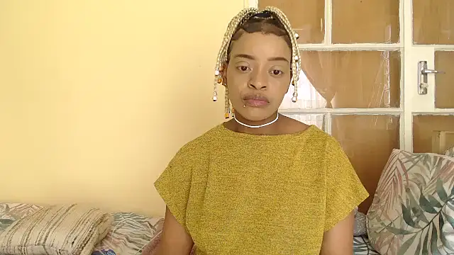 Snapshot of fifiqueen25 chatting on 12/17/25, 11:16 fifiqueen25 online show from 12/17/25, 11:16