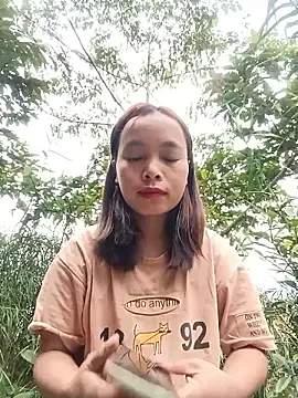 Snapshot of Nguyet2k4 chatting on 01/08/26, 12:24 Nguyet2k4 online show from 01/08/26, 12:24