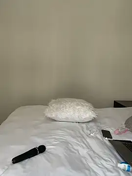 Miss Heavenly online show from 10/25/25, 02:02