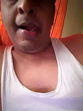 Snapshot of svk_05 chatting on 11/17/25, 07:14 svk 05 online show from 11/17/25, 07:14