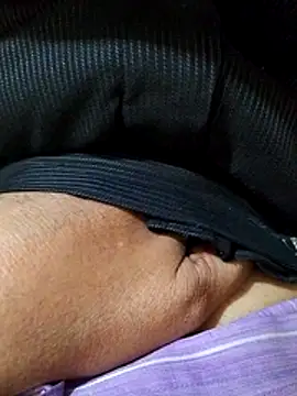 Snapshot of svk_05 chatting on 11/30/25, 05:17 svk 05 online show from 11/30/25, 05:17