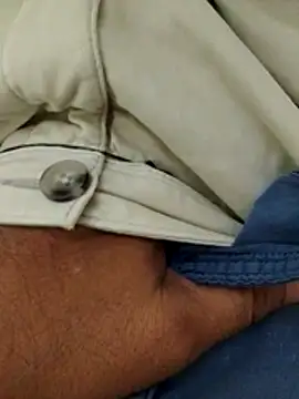 Snapshot of svk_05 chatting on 12/04/25, 12:36 svk 05 online show from 12/04/25, 12:36