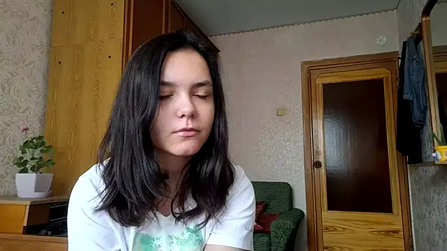 Snapshot of AudieMleczynski chatting on 10/31/25, 07:42 AudieMleczynski online show from 10/31/25, 07:42