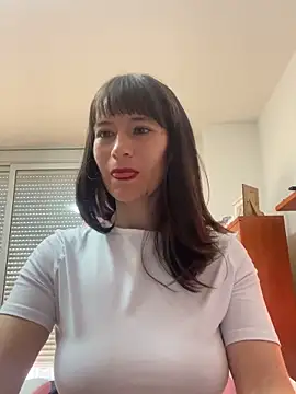 Snapshot of AlanaRius18 chatting on 11/17/25, 10:32 AlanaRius18 online show from 11/17/25, 10:32