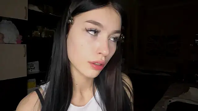 WinterVanessa online show from 10/25/25, 02:02