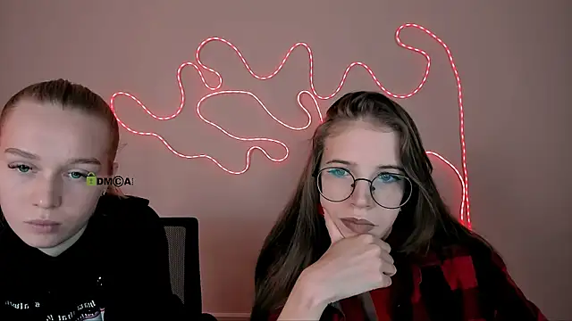 lulu fly  online show from 10/21/25, 08:48