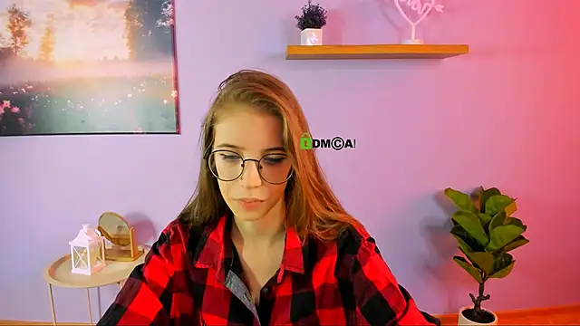 lulu fly  online show from 10/22/25, 09:20