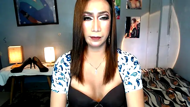 littleredbunny27 online show from 04/07/26, 05:46