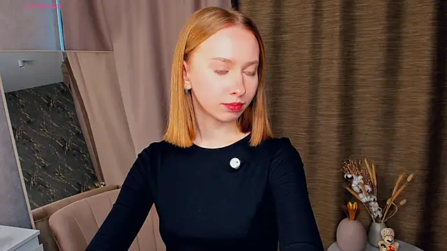 BereniceThull online show from 10/19/25, 04:57