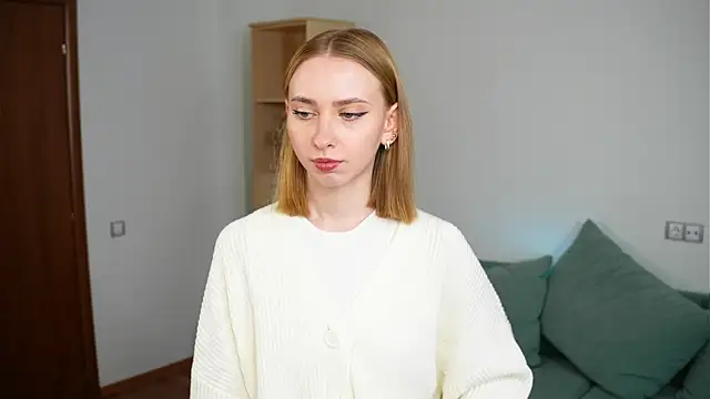 BereniceThull online show from 10/23/25, 06:02