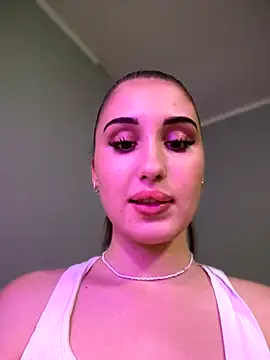 Snapshot of AuroraAmethyst chatting on 10/16/25, 04:52 AuroraAmethyst online show from 10/16/25, 04:52