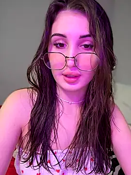 Snapshot of AuroraAmethyst chatting on 10/17/25, 03:25 AuroraAmethyst online show from 10/17/25, 03:25