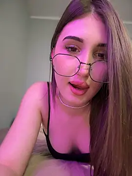 Snapshot of AuroraAmethyst chatting on 10/23/25, 11:20 AuroraAmethyst online show from 10/23/25, 11:20