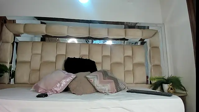 Hanna Garciia online show from 11/03/25, 07:48