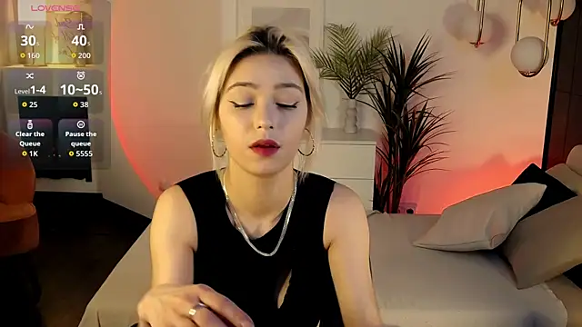 Snapshot of AlysiaSun_ chatting on 10/20/25, 02:28 AlysiaSun  online show from 10/20/25, 02:28