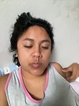 Snapshot of Techi0525 chatting on 11/12/25, 12:16 Techi0525 online show from 11/12/25, 12:16