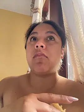 Snapshot of Techi0525 chatting on 11/19/25, 02:17 Techi0525 online show from 11/19/25, 02:17