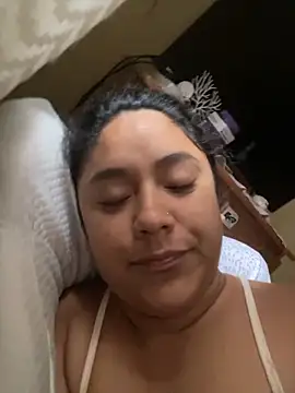 Snapshot of Techi0525 chatting on 11/21/25, 02:27 Techi0525 online show from 11/21/25, 02:27