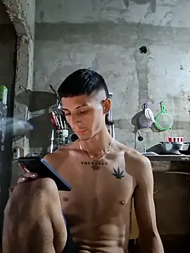 Snapshot of Luciferinthestreet chatting on 11/11/25, 10:21 Luciferinthestreet online show from 11/11/25, 10:21