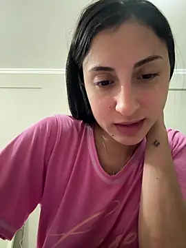 Snapshot of itsmiasofia chatting on 06/03/26, 01:08 itsmiasofia online show from 06/03/26, 01:08
