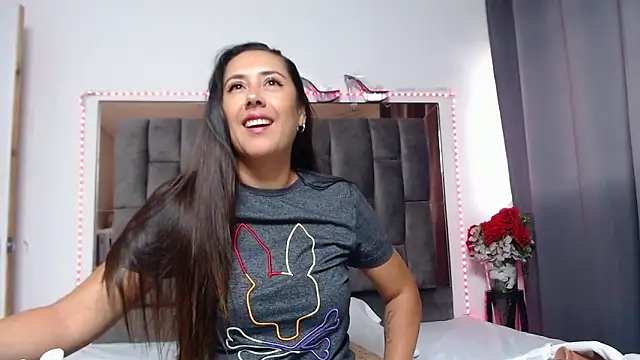 Salmma Milf online show from 05/04/26, 11:50