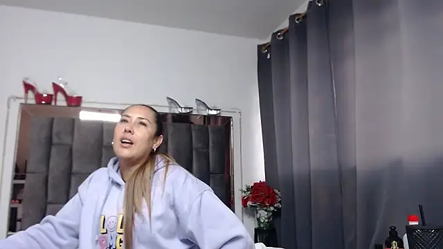 Salmma Milf online show from 06/19/26, 11:47