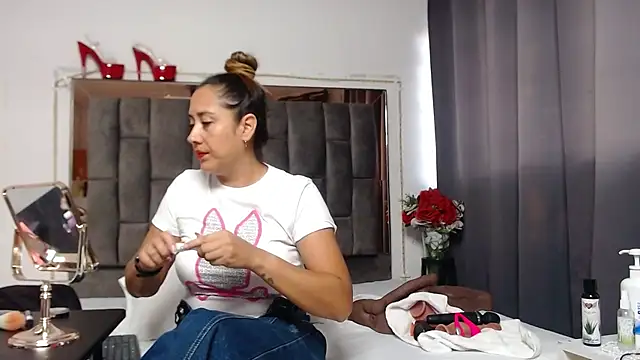 Salmma Milf online show from 07/10/26, 11:57