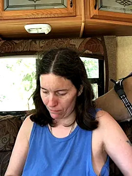 Snapshot of JT83FL chatting on 10/20/25, 04:40 JT83FL online show from 10/20/25, 04:40