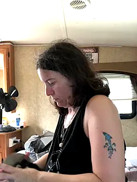 Snapshot of JT83FL chatting on 10/22/25, 05:13 JT83FL online show from 10/22/25, 05:13