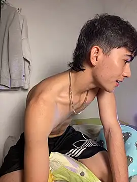 Snapshot of Myke_hotxxx chatting on 10/20/25, 10:32 Myke hotxxx online show from 10/20/25, 10:32