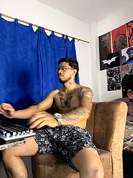 Kylian Alessandro online show from 10/20/25, 06:14